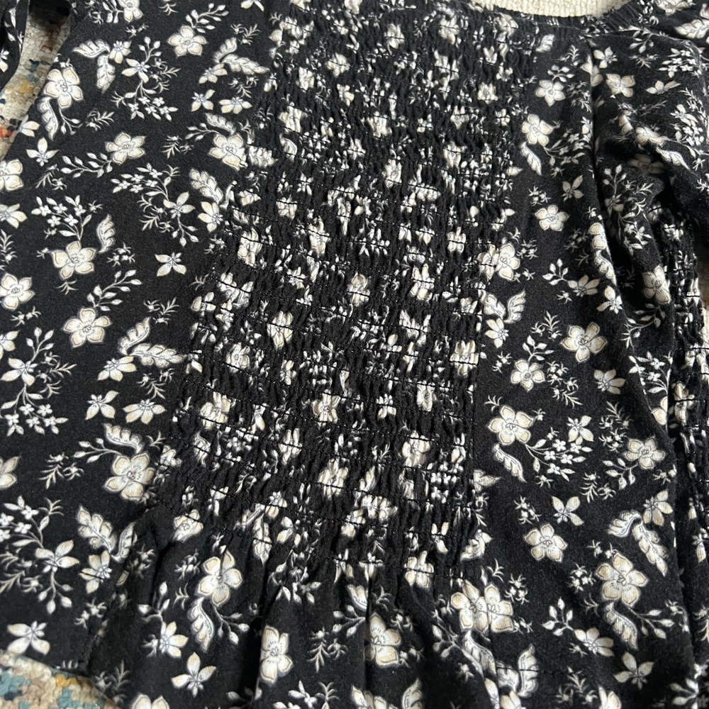 Girl Old Navy Black and White Floral Blouse - Picture 2 of 7